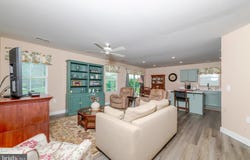 18 SENATORS WAY, BERLIN, NJ 08009