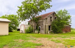 430 Watts Road, Kingsbury, TX 78638