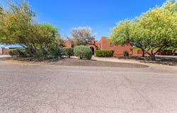 2324 E LA VERNA Way, Phoenix, AZ 85086