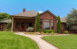 207 Foxridge Road, Elk City, OK 73644