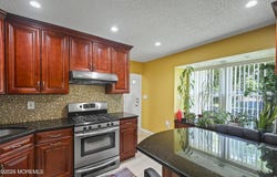 67 Albury Way, North Brunswick, NJ 08902