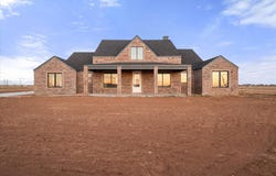 307 Boxwood Avenue, New Home, TX 79381