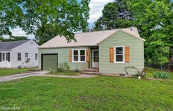 1724 Hillcrest Drive, Carthage, MO 64836