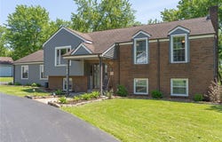 5190 Windy Hill Dr, Hampton, PA 15044