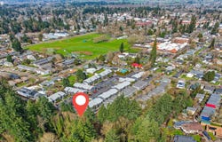 810 E 9TH St, Newberg, OR 97132