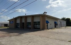 1417 S Velasco, ANGLETON, TX 77515