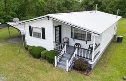 93 Bell, Baxley, GA 31513