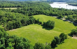 1552 Roberts Ridge Road, Kissee Mills, MO 65680