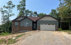 5960 Perry Hills Drive SW, Canton, OH 44706