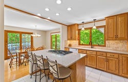 9553 Woodridge Circle, Eden Prairie, MN 55347