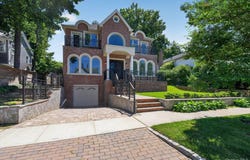25 Maple Grove Street, Great Neck, NY 11023