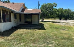 300 McKinney Street, Farmersville, TX 75442