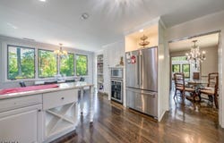 31 Evergreen Ln, Watchung Boro, NJ 07069-6002