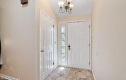 28 Carolanne Drive, Bethlehem, NY 12054