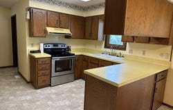 2010 W 56th Ave, Hutchinson, KS 67502