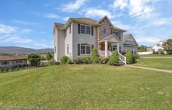302 School Side Drive, Throop, PA 18512