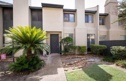 1112  Bering Drive, Houston, TX 77057