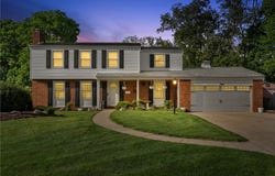 764 Donegal Dr, Bethel Park, PA 15102