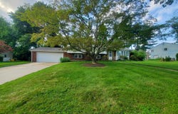 6 HICKORY HILL, EWING, NJ 08618