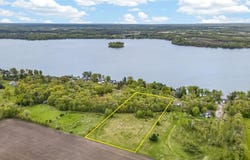 Linden Tree Rd, Grasston, MN 55030