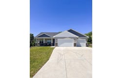 224 Clover Lane, Janesville, WI 53537
