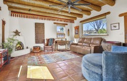 320 Trapper N, Taos, NM 87571
