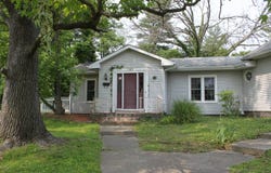1140 E Main St., Carlinville, IL 62626