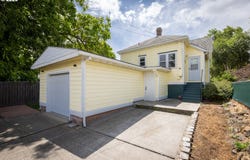 215 W 9TH ST, The Dalles, OR 97058