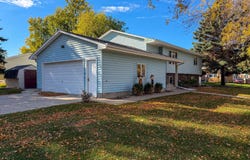 280 20TH St SE, Huron, SD 57350