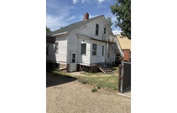 215 S Kendrick Ave, Glendive, MT 59330