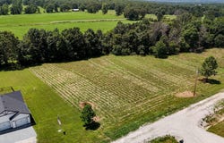 2490 E 549th Road, Buffalo, MO 65622