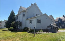 218 Cherry Avenue, Niles, OH 44446