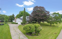 12385 Omar Drive NE, Hartville, OH 44632