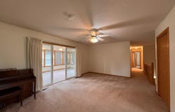 1104 W 32nd Ave, Hutchinson, KS 67502