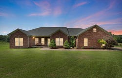 33 Barney Road, Enola, AR 72047