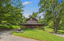 1640 DUNKLEBERGER ROAD, ELLIOTTSBURG, PA 17024