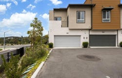 1050 Kendale Way, Vista, CA 92081