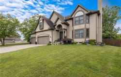 4022 SW Flintrock Drive, Lee's Summit, MO 64082