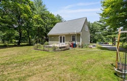 40 Worden Rd, Tyngsborough, MA 01879