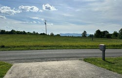 87 Oak Ridge Rd, Cana, VA 24317-4175