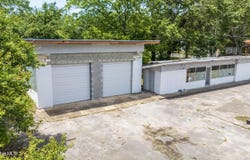 109 N Sycamore Street, Rose Hill, NC 28458