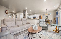 3124 SW Cascade Avenue, Redmond, OR 97756