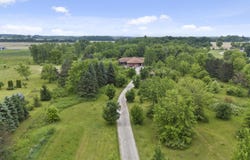 21337 North Cape St, Union Grove, WI 53182