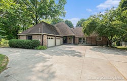 1733 Whitmore Avenue NW, Grand Rapids, MI 49534