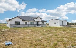 792 lake valley, La Vernia, TX 78121