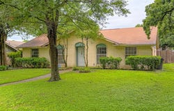 220 Hampton Avenue, Corsicana, TX 75110