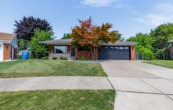 5670 Mckinley Court, Dearborn Heights, MI 48125