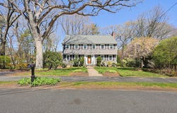 6 Duggan Dr, Framingham, MA 01702