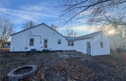 203 W Magnolia, Versailles, MO 65084