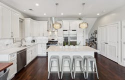 3215 N ELSTON Avenue, Chicago, IL 60618